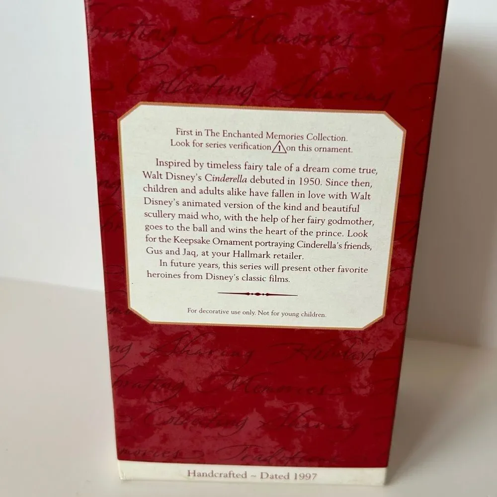 Hallmark Keepsake Vintage Ornament Disney Cinderella Enchanted Memories New